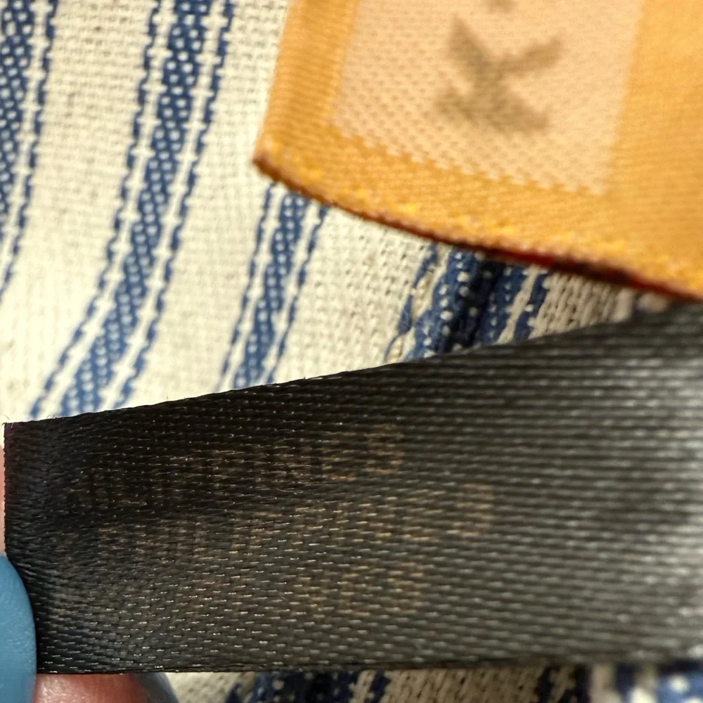 Dooney & Bourke Saffiano Leather Crossbody Bag Black Small Zip Purse - Picture 6 of 17